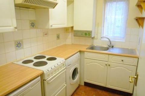 1 bedroom apartment to rent, Rosefield Road, Staines, TW18