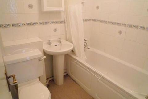 1 bedroom apartment to rent, Rosefield Road, Staines, TW18