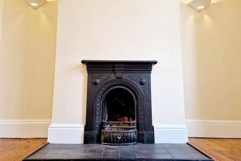 2 bedroom terraced house to rent, Ogden Street, Prestwich, M25