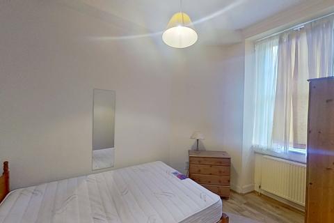 1 bedroom flat to rent, Broughton Road, Edinburgh, EH7