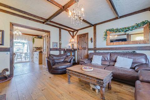 undefined, Southend Road, Southend-on-sea, SS3