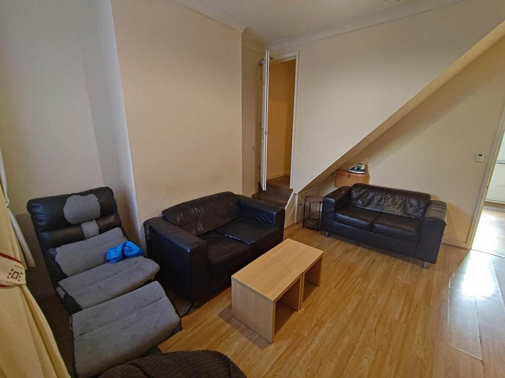 Living room (2)