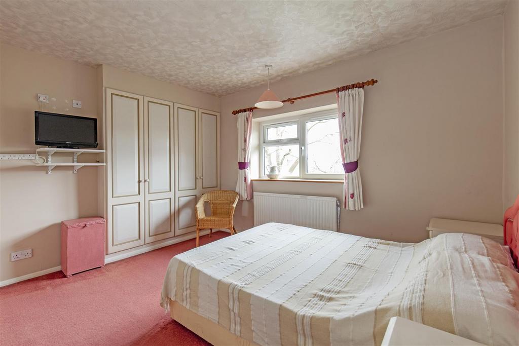 Bedroom 1-1.jpg