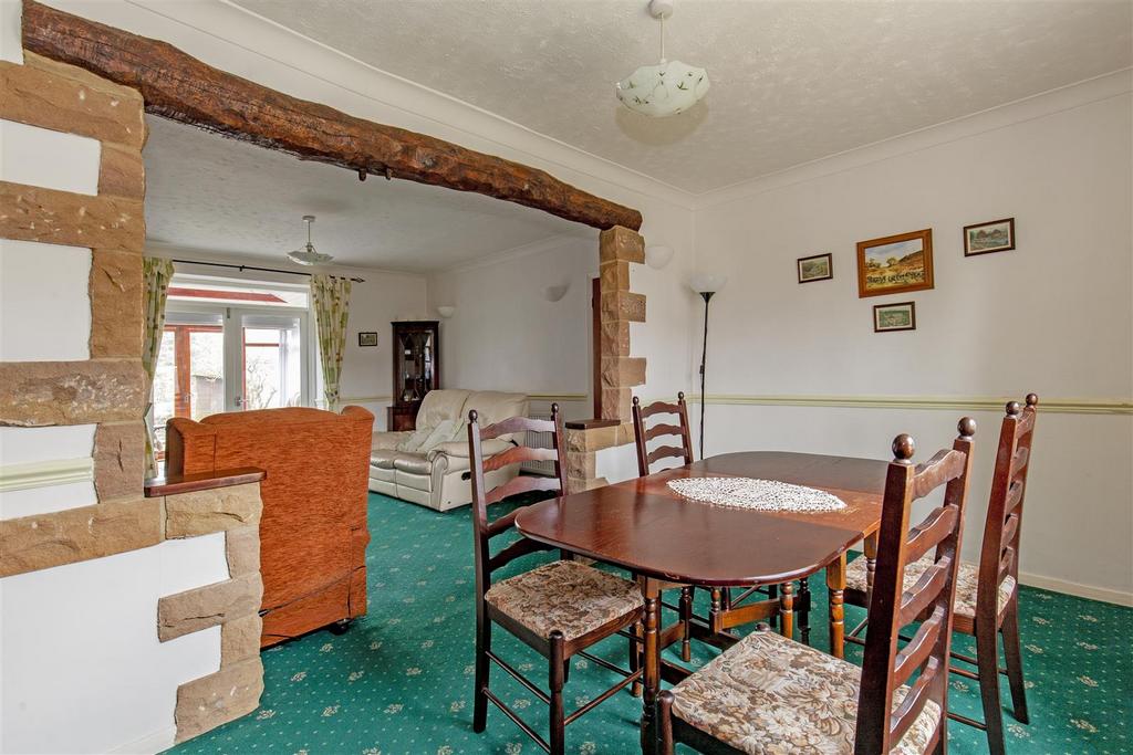 Dining Area-3.jpg