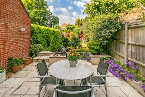 undefined, Winton Close, Winchester, SO22
