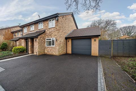 73 Bow Field, Hook, RG27 9SA