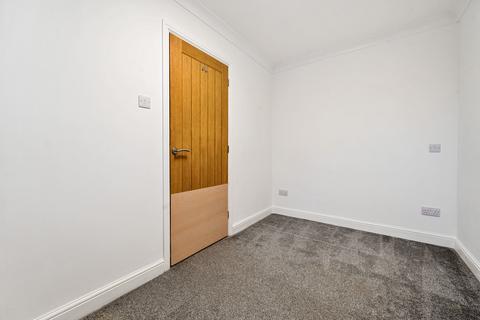 73 Bow Field, Hook, RG27 9SA
