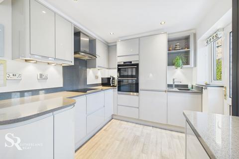 4 bedroom detached house for sale, Horseshoe Avenue, Dove Holes, SK17