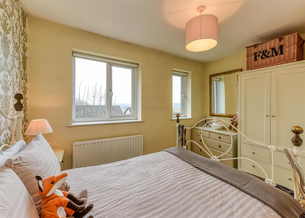 9 Corve View-Bedroom 1.jpg