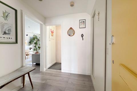 13b The Heights, London, SE7 8JJ