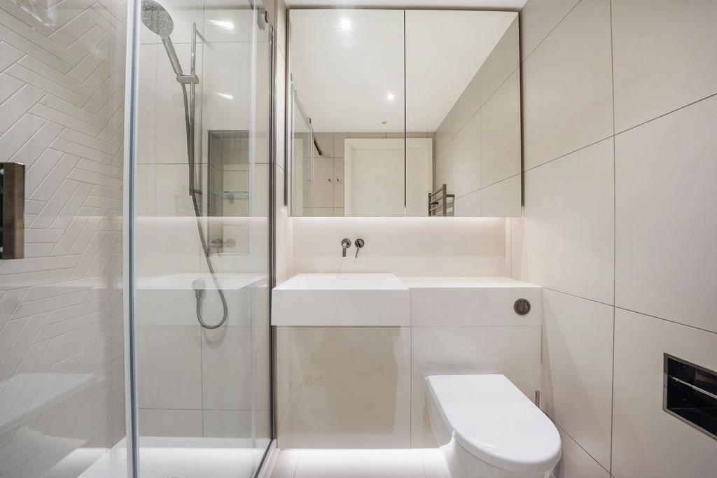 Main en-suite