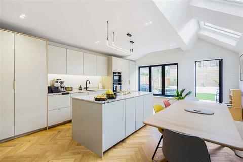 4 bedroom terraced house for sale, Ermine Road, London SE13