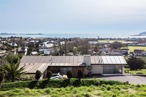 4 bedroom detached house for sale, A Contemporary Detached 4 Bedroom Property