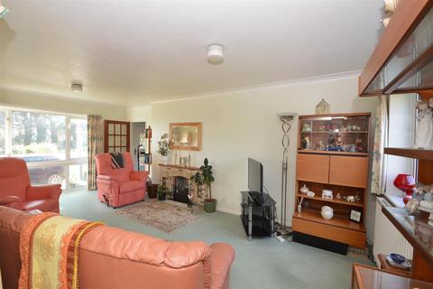 4 bedroom detached house for sale, WOOTTON VILLAGE OUTSKIRTS