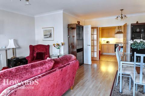 2 bedroom apartment for sale, North Drive, Great Yarmouth