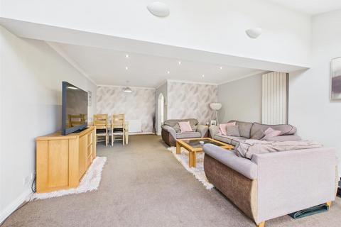 2 Trajan Close, Abbeymead, Gloucester, GL4 5EZ