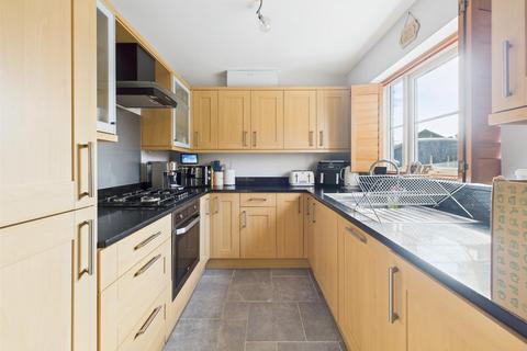 2 Trajan Close, Abbeymead, Gloucester, GL4 5EZ