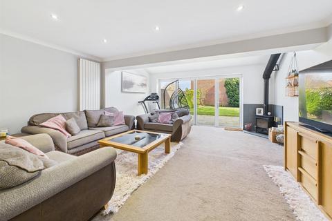 2 Trajan Close, Abbeymead, Gloucester, GL4 5EZ