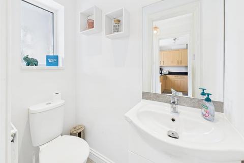 2 Trajan Close, Abbeymead, Gloucester, GL4 5EZ