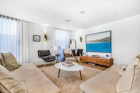 Flat 7, 20 Hatton Wall, London, EC1N 8JH