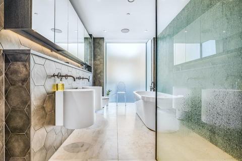 Flat 7, 20 Hatton Wall, London, EC1N 8JH