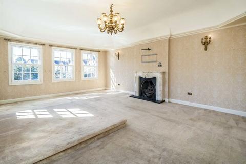 3 Warwick Dene, London, W5 3JG