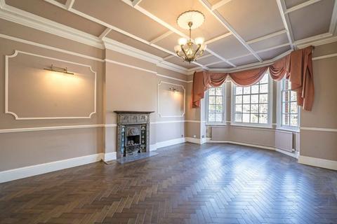 3 Warwick Dene, London, W5 3JG