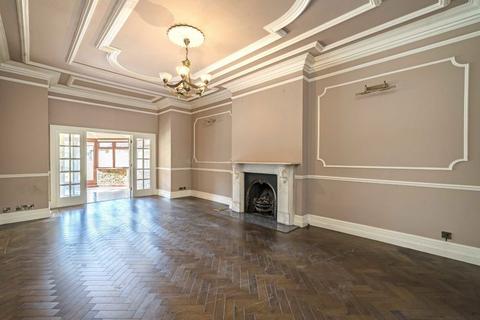 3 Warwick Dene, London, W5 3JG