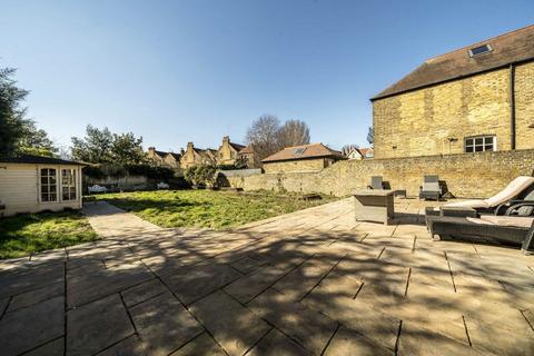 3 Warwick Dene, London, W5 3JG