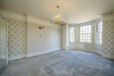 3 Warwick Dene, London, W5 3JG