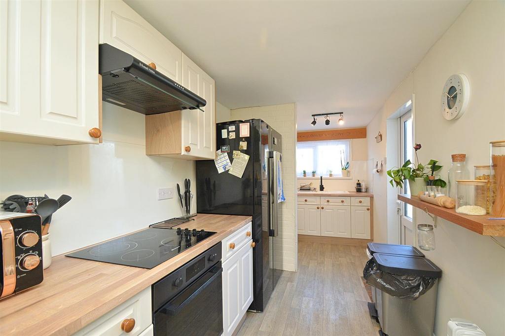 Resized Kitchen1.jpg