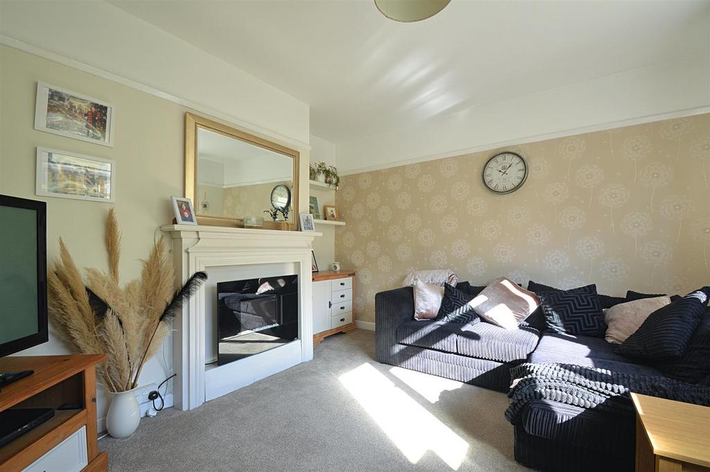 Resized Lounge.jpg