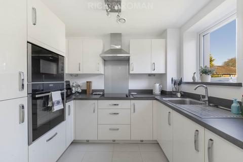 1 bedroom retirement property for sale, Dukes Ride, Crowthorne RG45