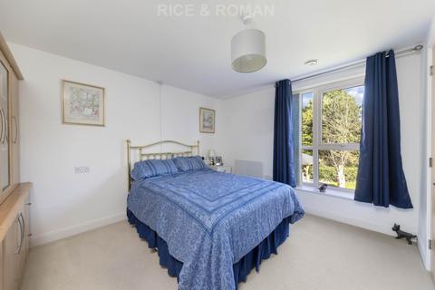 1 bedroom retirement property for sale, Dukes Ride, Crowthorne RG45