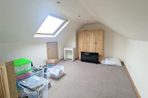15 Dene View, Luddendenfoot, Halifax, HX2 6PB