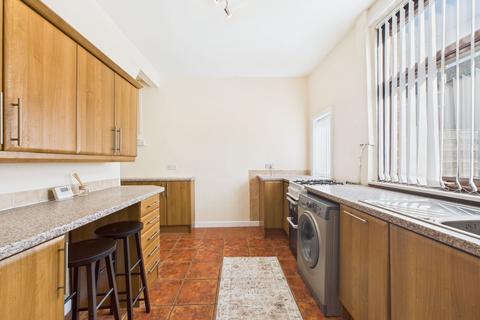 2 bedroom terraced house to rent, Henry Street, Manchester M29