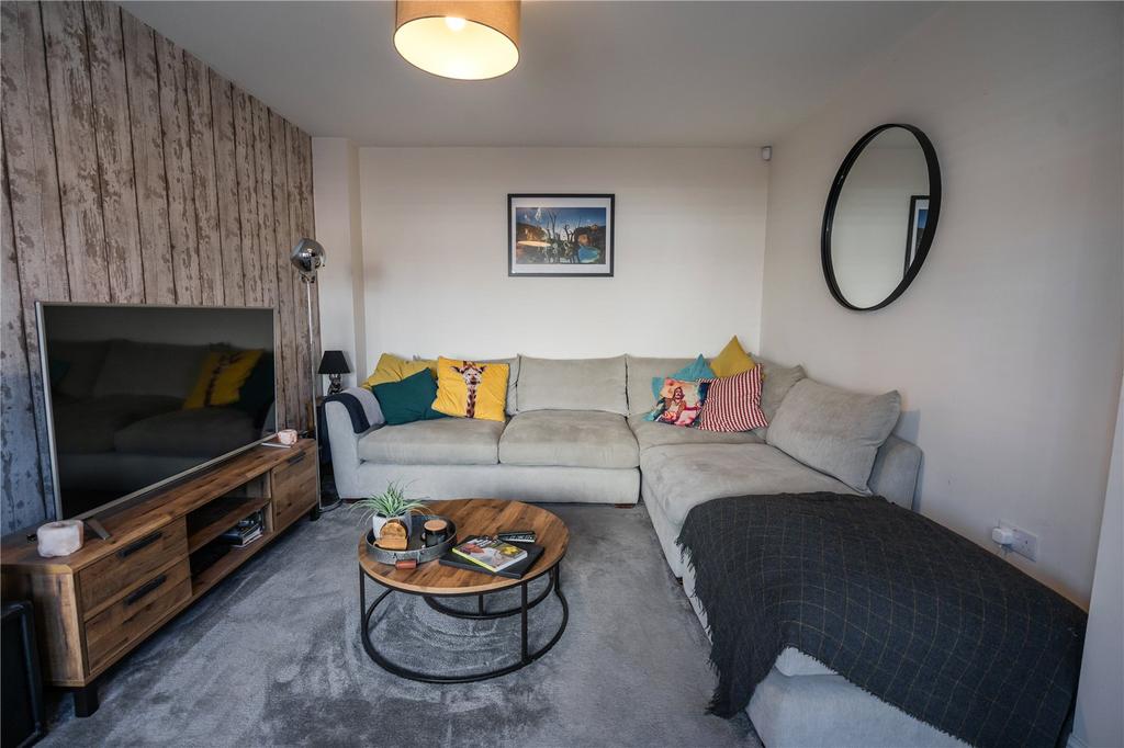 Living Room (2)