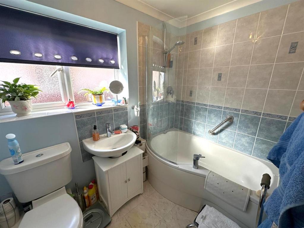 Bathroom.jpg