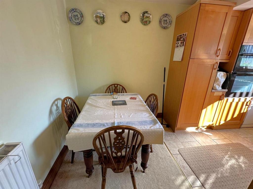 Breakfast area.jpg