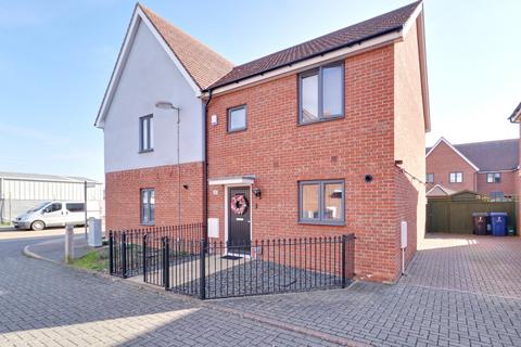 7 Ayron Road, South Ockendon, RM15 5FJ