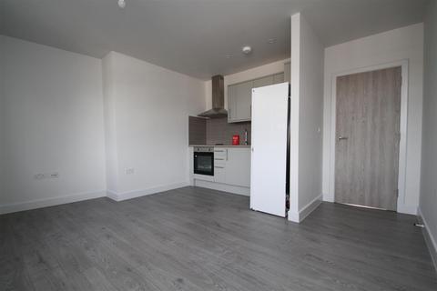 2 bedroom apartment to rent, High Street, Epping