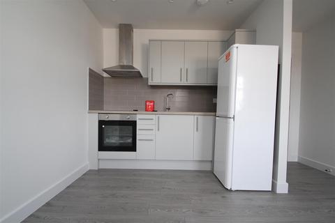2 bedroom apartment to rent, High Street, Epping