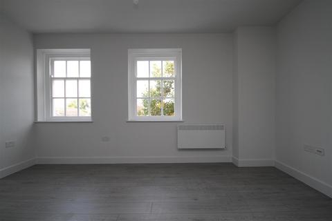 2 bedroom apartment to rent, High Street, Epping