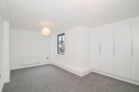 1 bedroom apartment to rent, Heath Road, Twickenham, TW1