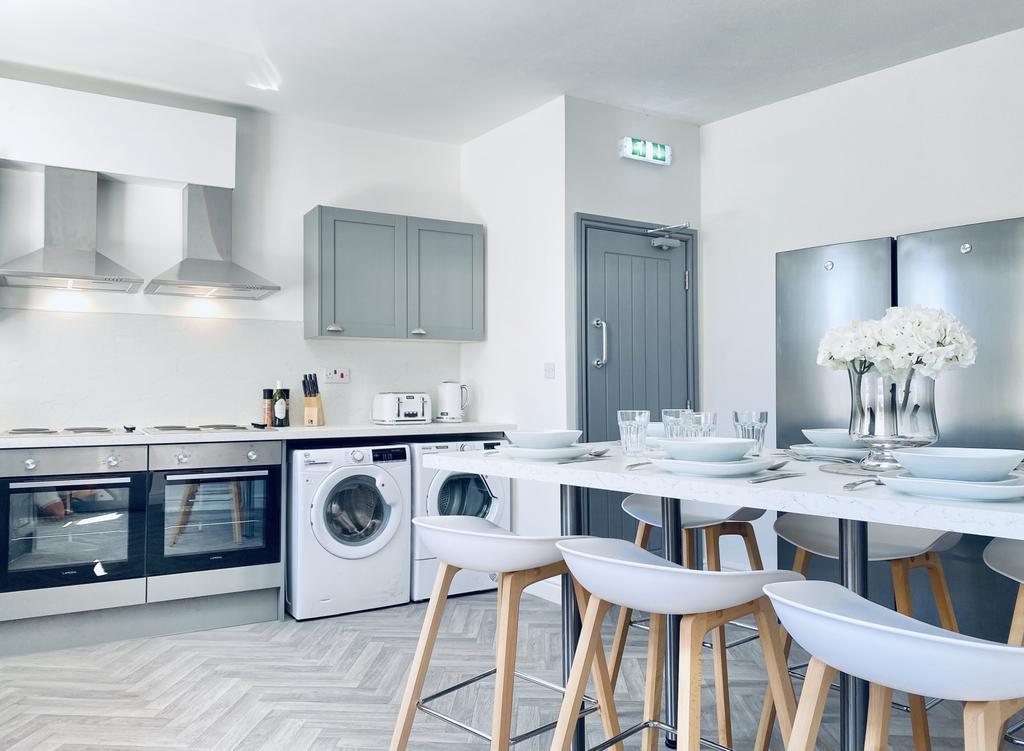 FOR SALE:  6 Bedroom HMO – Prime Investment Opp