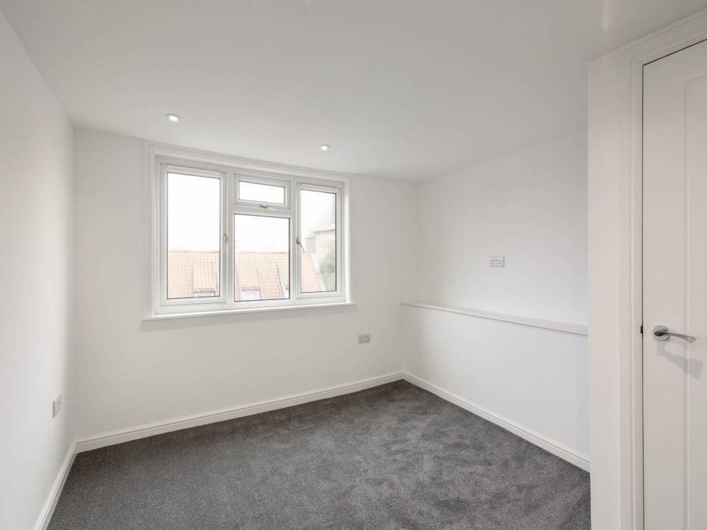 67144 Hawthorn Plc-01