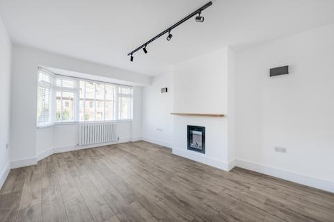 2 bedroom apartment to rent, Friern Park London N12