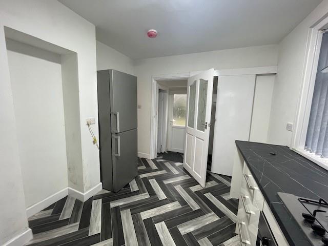 Kitchen 2.jpg
