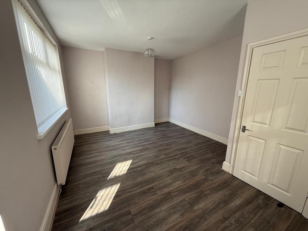 5 hutton dining room