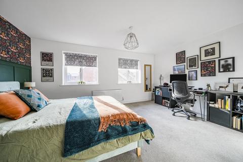 13 Clews Grove, Wootton, Bedford, MK43 9QN